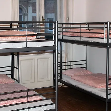 Black Dog Hostel *