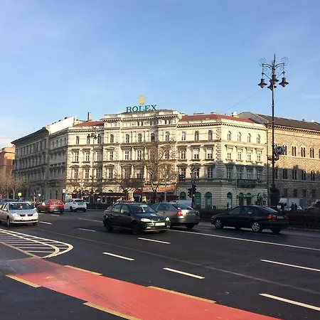 Black Dog * Budapest